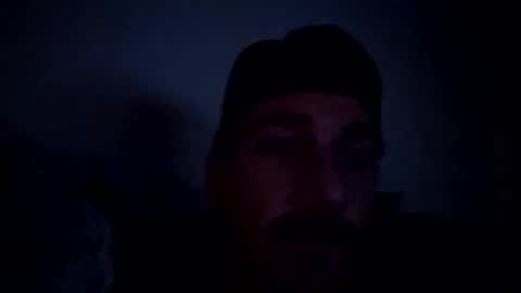 Snapshot of bigcanuck35 chatting on December 21, 8:28 am bigcanuck35 online show from December 21, 8:28 am