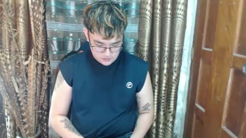 Chloe online show from December 2, 5:51 am