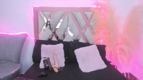 Lucy and Fred online show from February 21, 8:49 pm