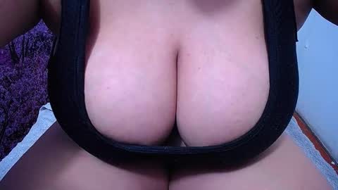  Sunny   online show from October 13, 10:01 pm