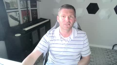 biggbaddbulll online show from March 11, 10:31 pm