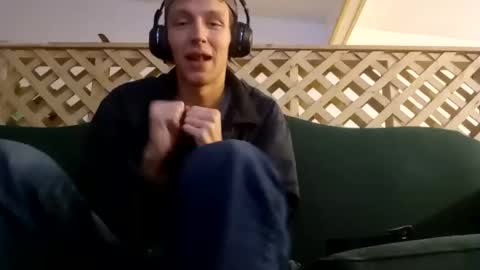 Snapshot of biggestboiiii chatting on January 24, 7:41 am biggestboiiii online show from January 24, 7:41 am