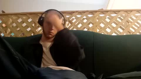 Snapshot of biggestboiiii chatting on March 9, 4:22 pm biggestboiiii online show from March 9, 4:22 pm