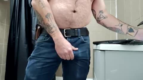 bigtopcircus online show from November 5, 2:35 am