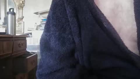 bigukphallus online show from April 2, 9:27 am