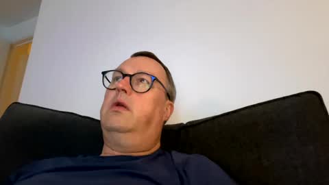 Just call me master online show from December 23, 9:40 pm