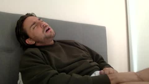 bikdig1 online show from November 5, 1:24 pm