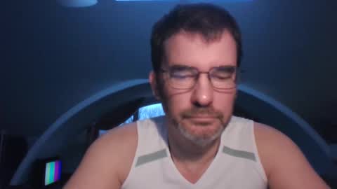 bikertom1988 online show from December 21, 2:47 pm