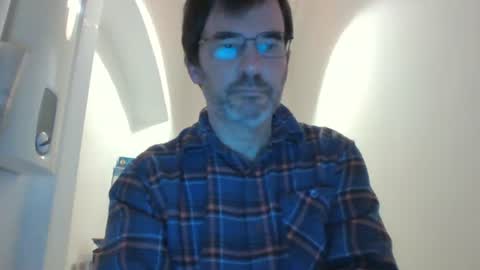 bikertom1988 online show from February 8, 11:45 pm