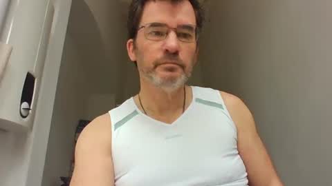 bikertom1988 online show from February 15, 11:06 am