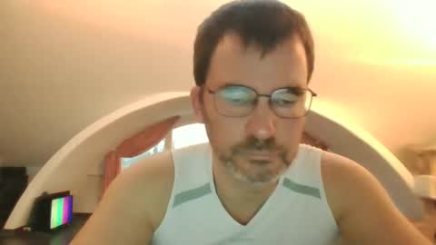 bikertom1988 online show from December 14, 2:31 pm