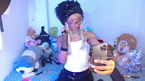 B-I-L-L-I-E 3 online show from March 31, 4:57 am