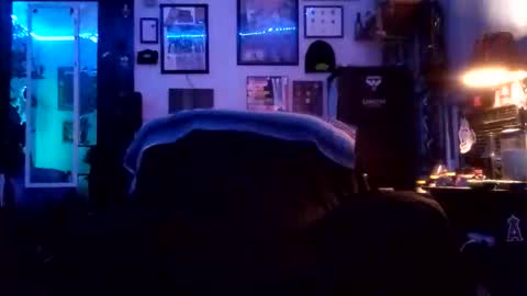 billygunn13 online show from January 18, 2:37 pm