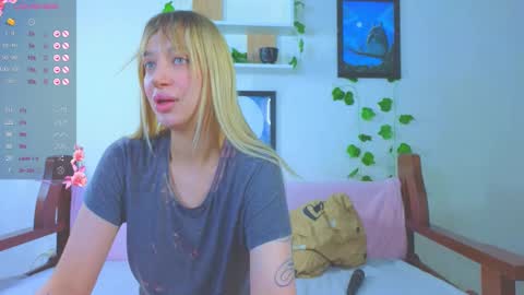 Sarah online show from February 25, 12:05 pm