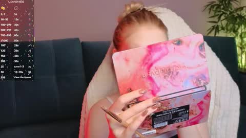 Julia online show from October 25, 2:23 am