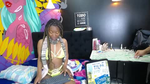 blacckandwhitte online show from January 22, 8:17 pm