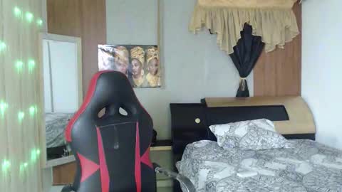 black_king_241 online show from October 15, 3:32 am