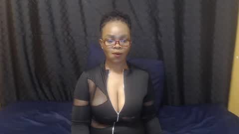 blackassxx83 online show from June 25, 6:29 am