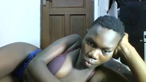 blackmarvel02 online show from November 18, 12:46 am