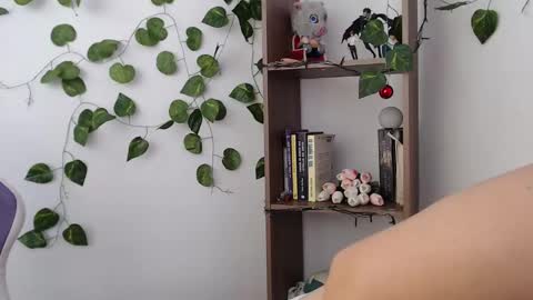   online show from February 13, 3:03 pm