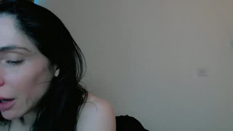 Snapshot of blakebexley chatting on February 12, 1:48 pm Blake Bexley online show from February 12, 1:48 pm