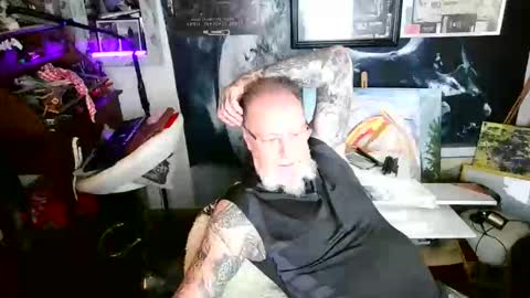 Snapshot of blindsurfer780299 chatting on September 30, 10:26 am blindsurfer780299 online show from September 30, 10:26 am