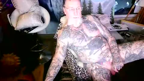 Snapshot of blindsurfer780299 chatting on October 26, 11:15 pm blindsurfer780299 online show from October 26, 11:15 pm