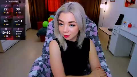 Nicole online show from February 12, 11:40 am