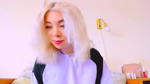 Nicole online show from February 22, 11:13 am