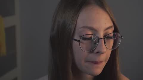  LiLy online show from September 29, 4:17 pm