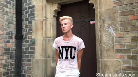 blond_boy69 online show from June 17, 12:48 am