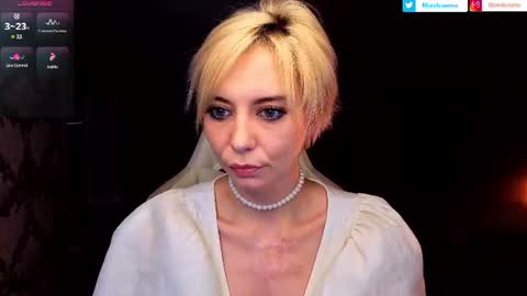 blond_ice_ann online show from June 15, 7:44 am