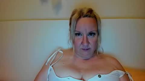 Nicole online show from September 24, 7:31 pm