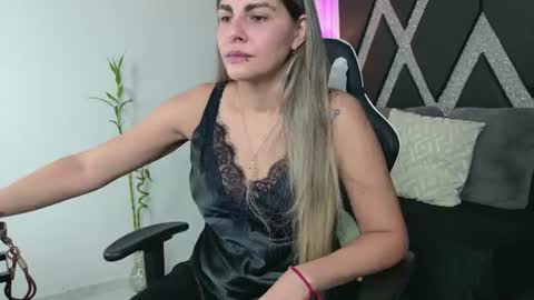 alejandra online show from July 29, 7:14 pm