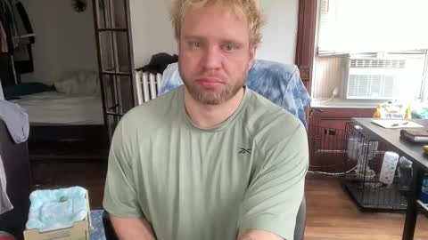 blondebluebear online show from March 30, 1:11 pm