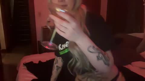 blondegoth online show from February 17, 5:14 am