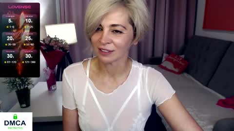 Lola online show from June 6, 5:41 pm