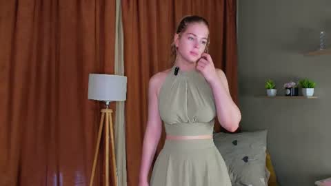 blondensinful online show from June 22, 8:22 am