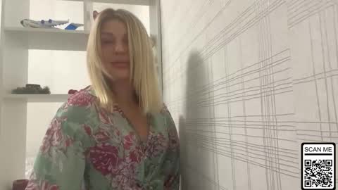 blondie_xoxoxo online show from December 1, 8:40 pm