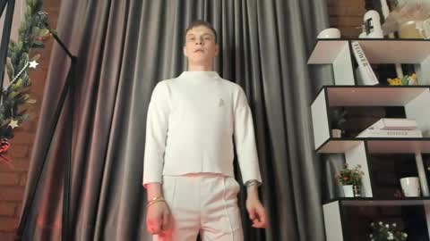 Alik online show from April 15, 8:31 pm