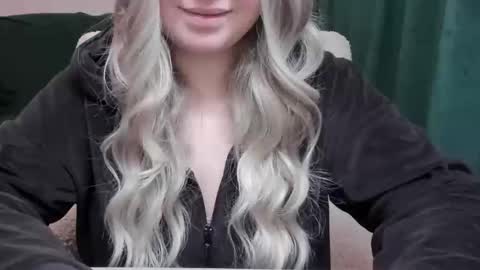 blondymargaret online show from December 17, 4:30 am