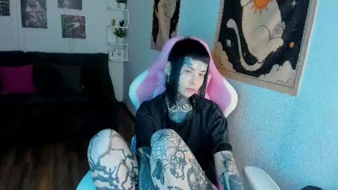 Mary online show from July 30, 9:04 pm