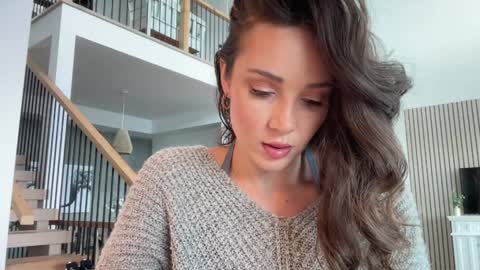 Emma Bloom online show from January 8, 8:25 pm