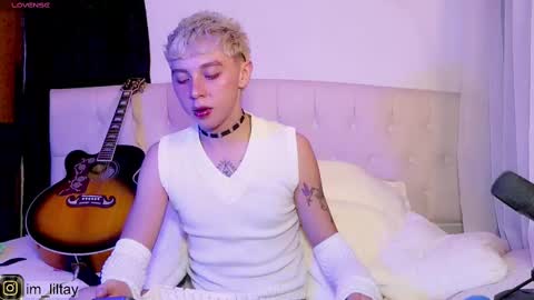 TAY   online show from February 21, 2:28 am