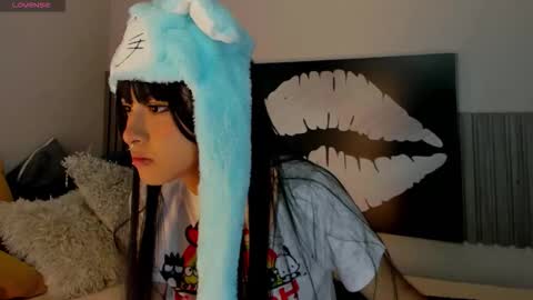 blue_sixx online show from October 11, 10:57 pm