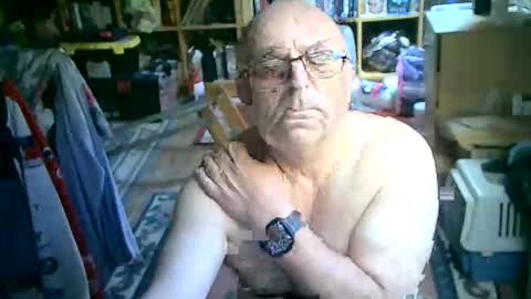 Snapshot of bluebox65 chatting on November 1, 10:58 am bluebox65 online show from November 1, 10:58 am