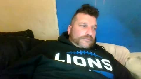 bluedemoneyes1986 online show from February 26, 6:08 am