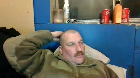 bluedemoneyes1986 online show from March 9, 1:56 am