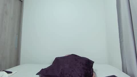 bluediamond_ online show from March 23, 5:01 am