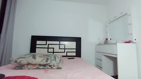 bluediamond_ online show from January 18, 1:41 am